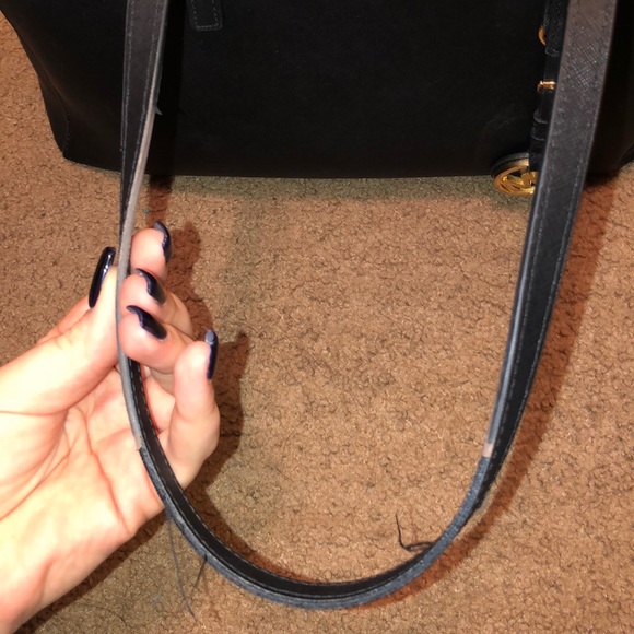 Michael Kors hand bag - Picture 4 of 7